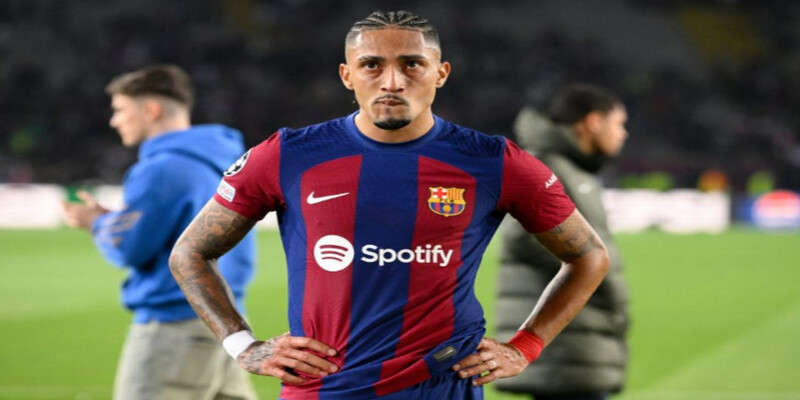 Theo góc nhìn từ phía cầu thủ tiền vệ chạy cánh người Brazil