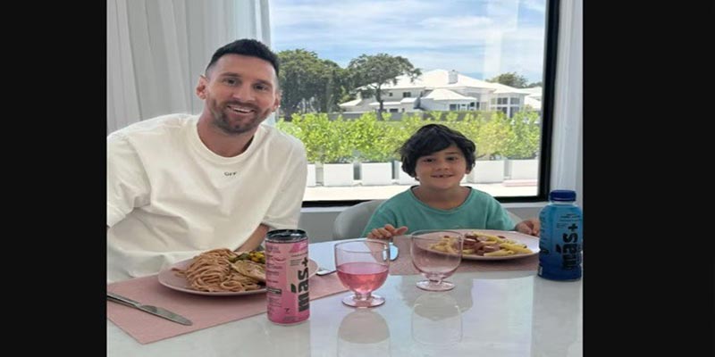 Messi sau vụ lùm xùm của ĐT Argentina: Rạng rỡ bên gia đình 4 Chủ nhân 8 quả bóng vàng vui vẻ bên người thân